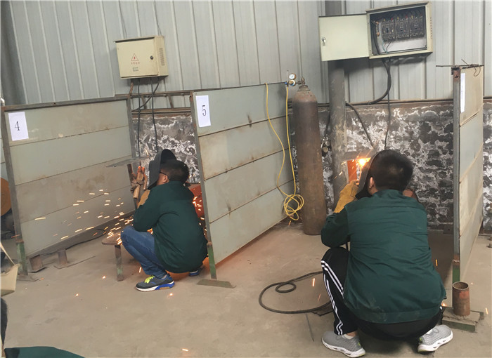 焊接专业校内实训.jpg